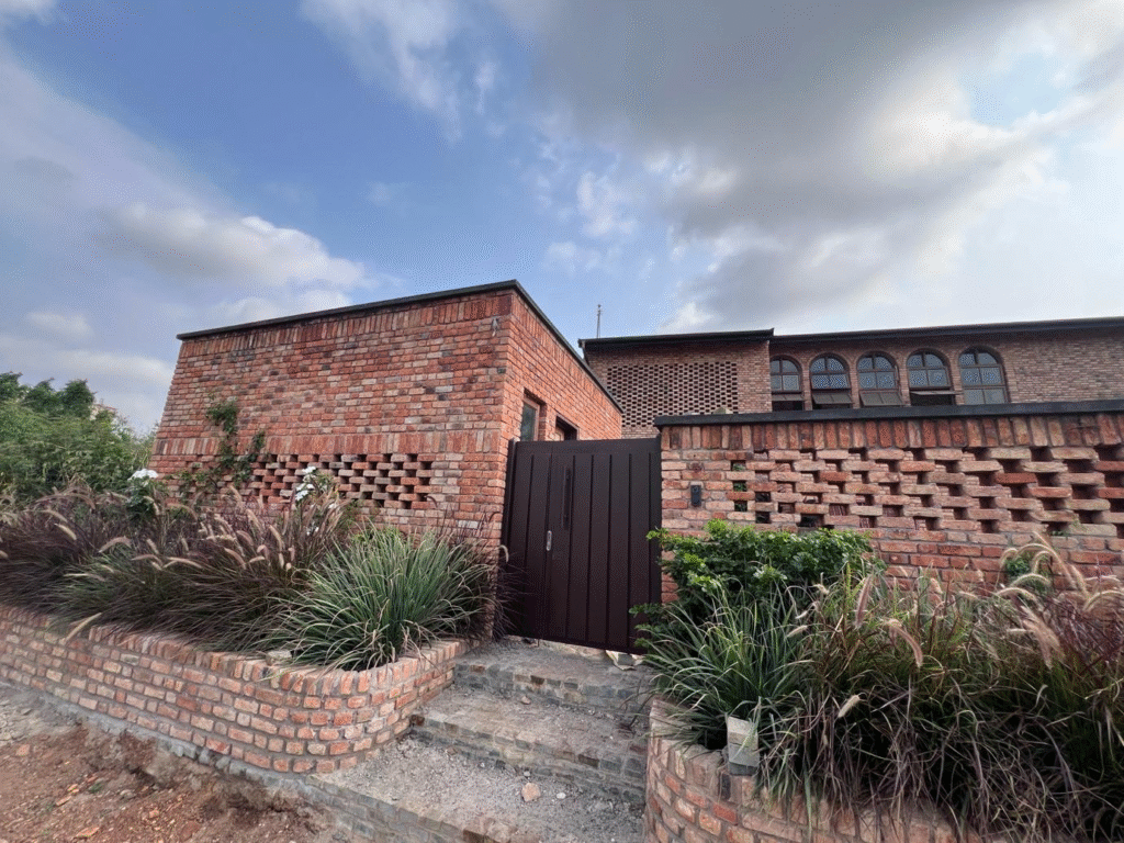 Brick & Lime Group - Brick Walls Product - PO Antique Yellow Bricks 1
